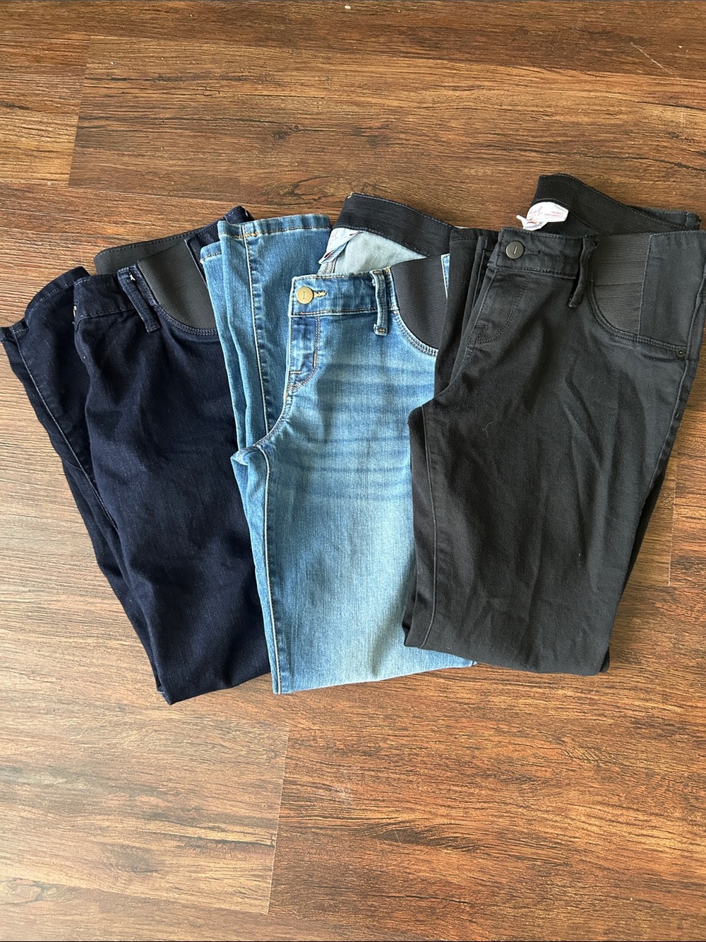 Isabel Maternity by Ingrid & Isabel jeans and jeggings bundle, size 6/28R